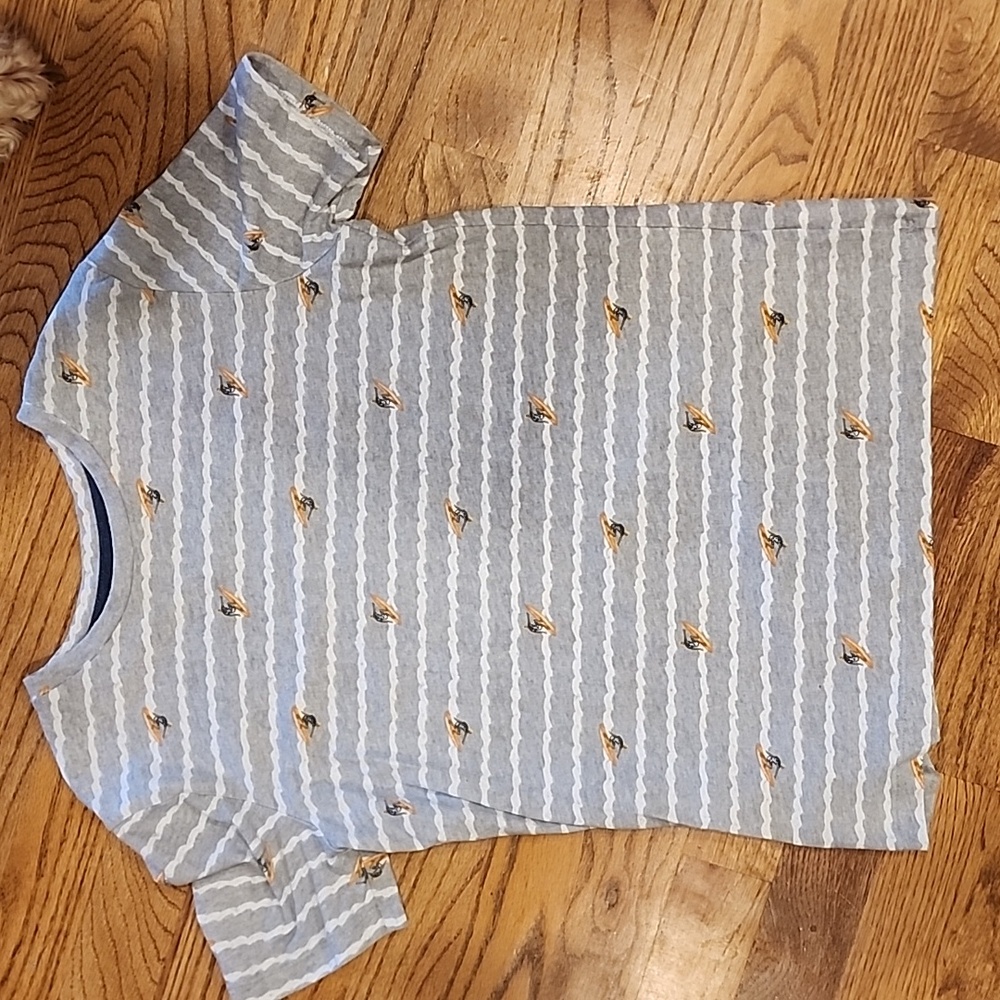 Old Navy T-shirt